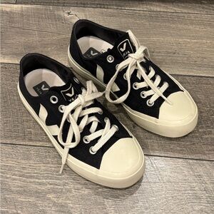 Veja Wata II Low Sneakers